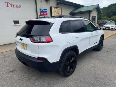 2019 Jeep Cherokee, $13990. Photo 7