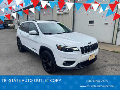 2019 Jeep Cherokee, $13990. Photo 1