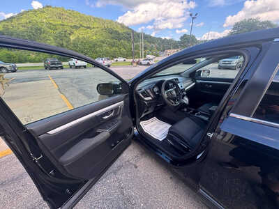 2018 Honda CR-V, $17175. Photo 9