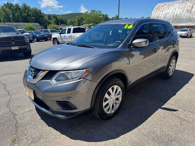 2016 Nissan Rogue, $12990. Photo 4