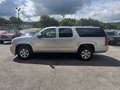 2010 GMC Yukon XL, $6990. Photo 4
