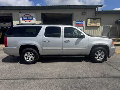 2010 GMC Yukon XL, $6990. Photo 8