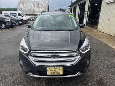 2019 Ford Escape, $12990. Photo 2
