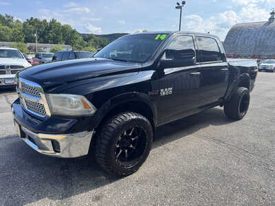 2014 RAM 1500 Crew Cab, $1. Photo 3