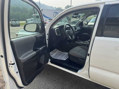 2022 Toyota Tacoma, $28175. Photo 10