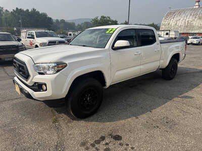 2022 Toyota Tacoma, $28175. Photo 3