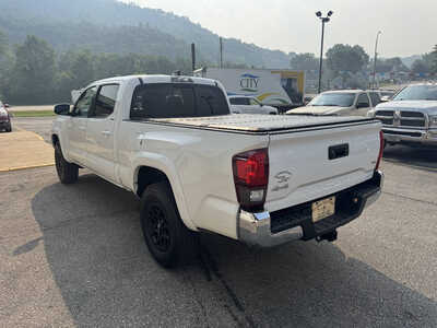 2022 Toyota Tacoma, $28175. Photo 5