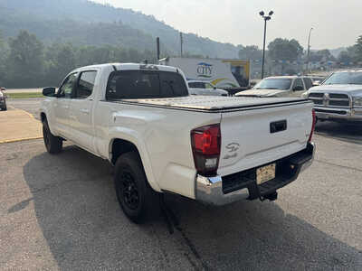 2022 Toyota Tacoma, $28175. Photo 6