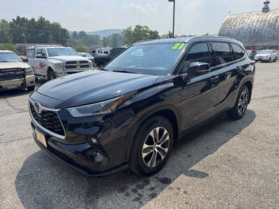 2021 Toyota Highlander, $29175. Photo 3