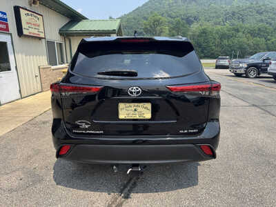 2021 Toyota Highlander, $29175. Photo 6