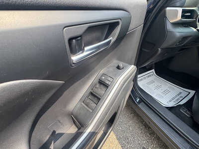 2021 Toyota Highlander, $29175. Photo 9