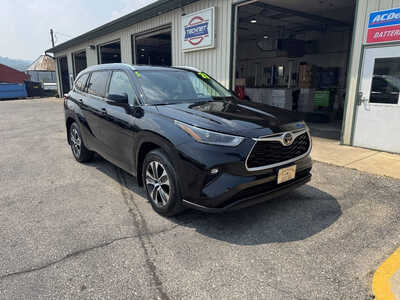 2021 Toyota Highlander, $29175. Photo 1