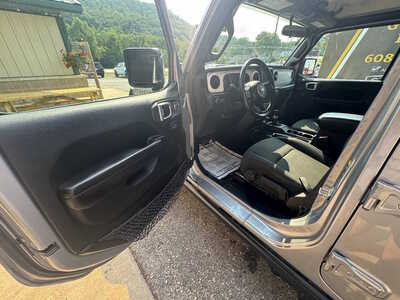 2021 Jeep Wrangler Unlimited, $19175. Photo 10