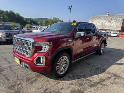 2019 GMC 1500 Crew Cab, $39175. Photo 3