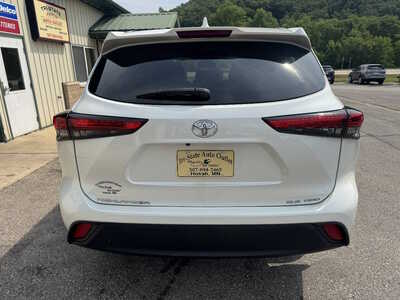 2021 Toyota Highlander, $28175. Photo 6