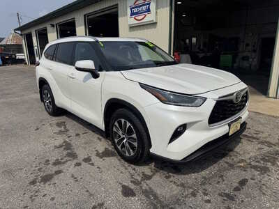 2021 Toyota Highlander, $28175. Photo 1