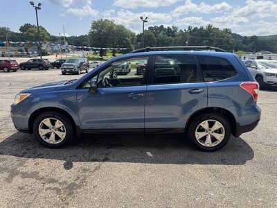 2015 Subaru Forester, $12175. Photo 4
