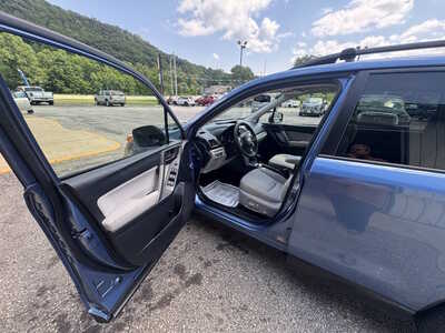 2015 Subaru Forester, $12175. Photo 9