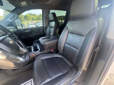 2022 Chevrolet 3500 Crew Cab, $48175. Photo 12