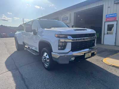 2022 Chevrolet 3500 Crew Cab, $48175. Photo 1