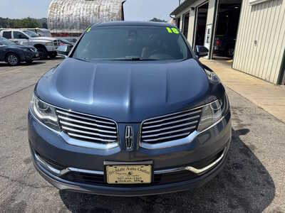 2018 Lincoln MKX, $14175. Photo 2
