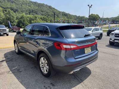 2018 Lincoln MKX, $14175. Photo 5
