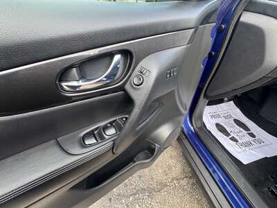 2018 Nissan Rogue, $12175. Photo 10