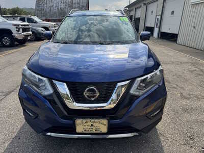 2018 Nissan Rogue, $12175. Photo 2