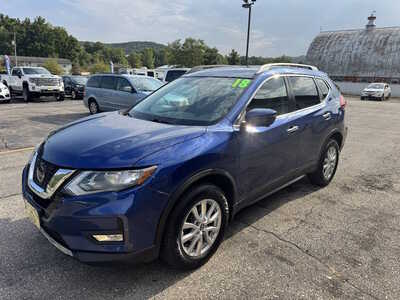 2018 Nissan Rogue, $12175. Photo 3