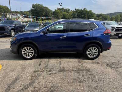 2018 Nissan Rogue, $12175. Photo 4