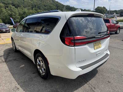 2021 Chrysler Pacifica, $28175. Photo 5