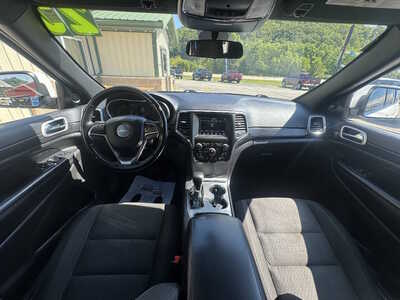 2020 Jeep Grand Cherokee, $16175. Photo 12