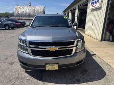 2019 Chevrolet Suburban, $23175. Photo 2