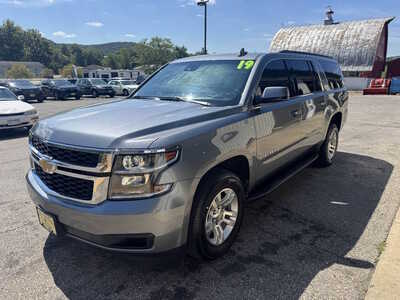 2019 Chevrolet Suburban, $23175. Photo 3