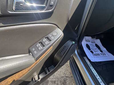 2019 Chevrolet Suburban, $23175. Photo 9