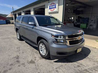 2019 Chevrolet Suburban, $23175. Photo 1
