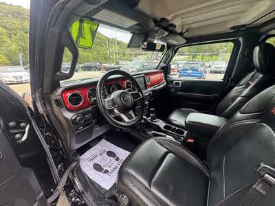 2020 Jeep Gladiator, $28175. Photo 11