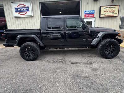 2020 Jeep Gladiator, $28175. Photo 8