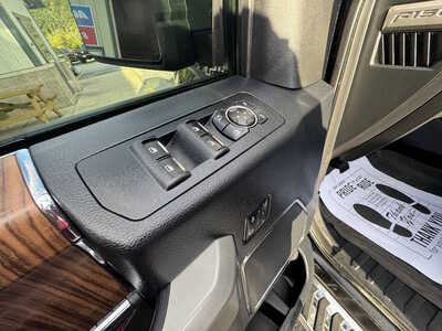 2017 Ford F150 Crew Cab, $25175. Photo 10