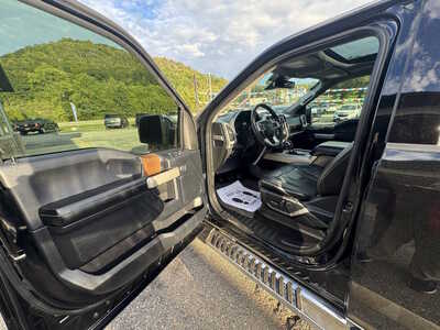 2017 Ford F150 Crew Cab, $25175. Photo 9