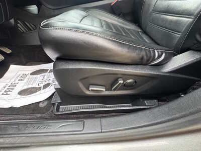2015 Ford Edge, $11175. Photo 11