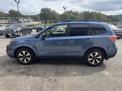 2017 Subaru Forester, $15175. Photo 4
