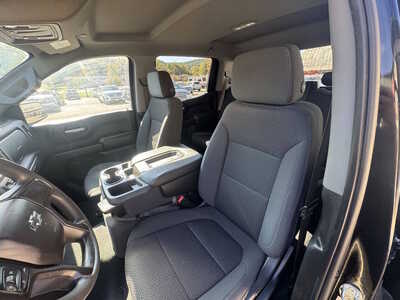 2020 Chevrolet 1500 Crew Cab, $26175. Photo 11