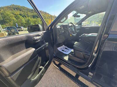 2020 Chevrolet 1500 Crew Cab, $26175. Photo 9
