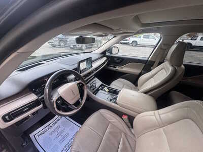 2022 Lincoln Aviator, $29175. Photo 11