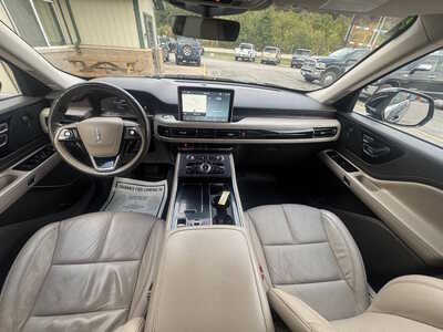 2022 Lincoln Aviator, $29175. Photo 12