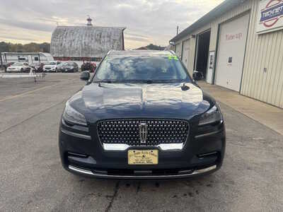 2022 Lincoln Aviator, $29175. Photo 2
