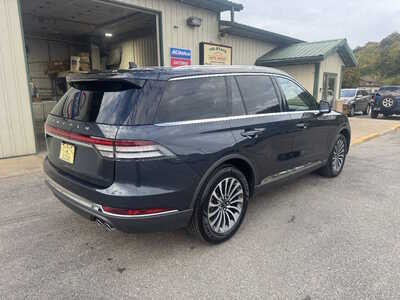 2022 Lincoln Aviator, $29175. Photo 6