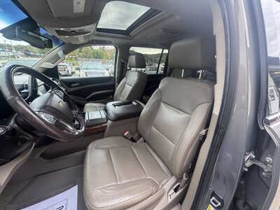 2017 Chevrolet Suburban, $25175. Photo 12