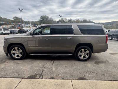 2017 Chevrolet Suburban, $25175. Photo 4
